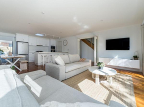 FREDAS COASTAL RETREAT LINEN AND WIFI INCLUDED Surf Side